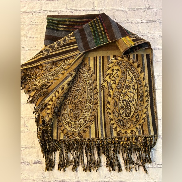 TAPESTRY STYLE MULTI COLORED FRINGE OVERSIZED WRAP/SHAWL/SCARF ETHNIC PRINT - Picture 2 of 5